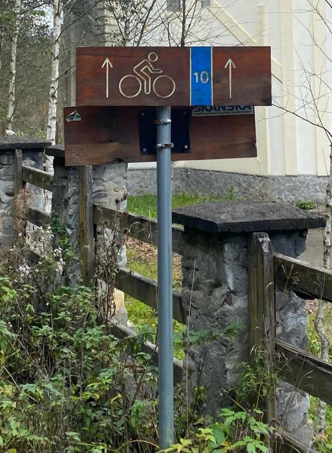 Casa De Vacanta Satic Piatra Craiului La Doi Viermi Luaran gambar