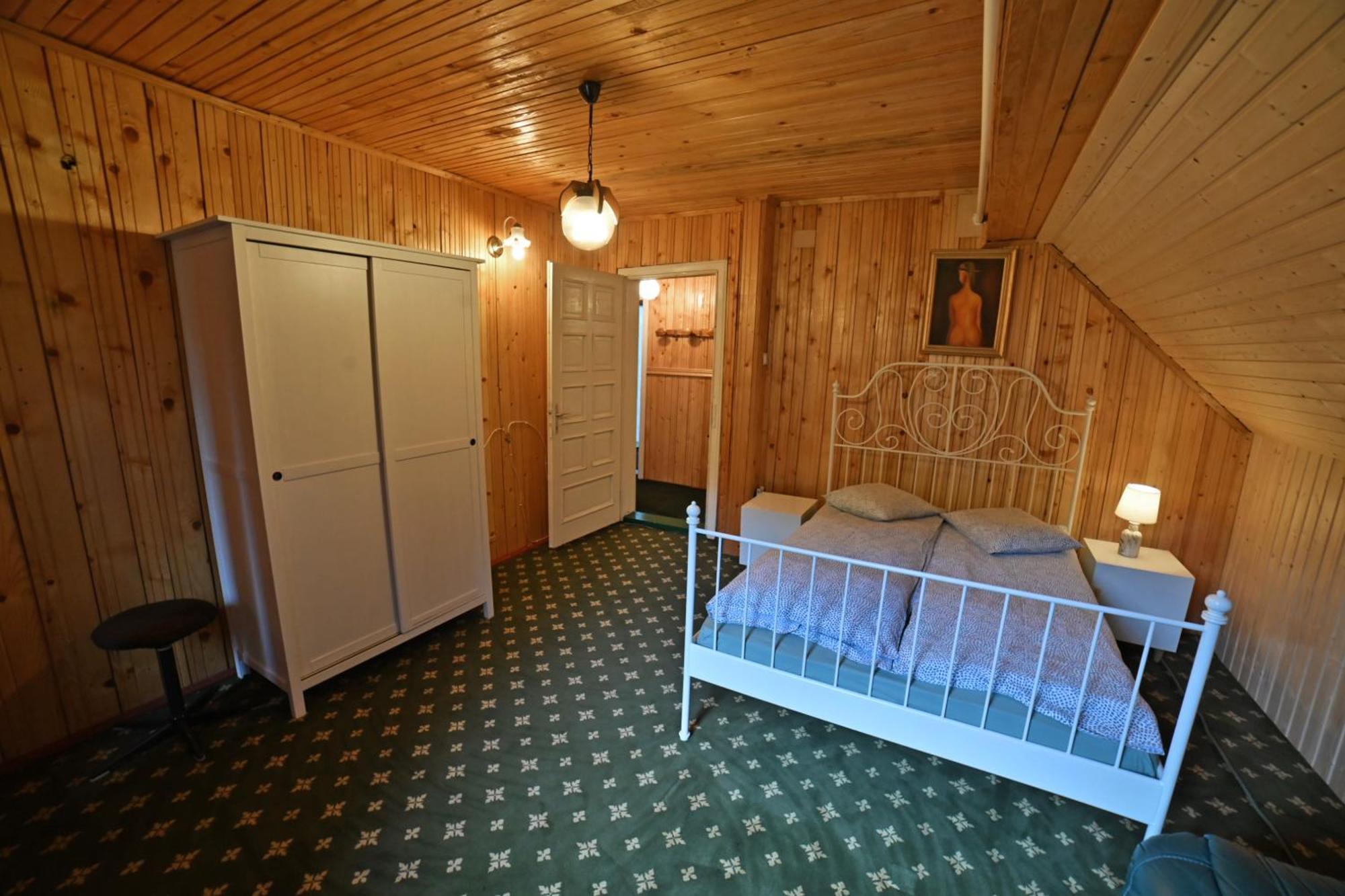 Casa De Vacanta Satic Piatra Craiului La Doi Viermi Luaran gambar